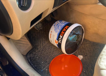 Gjenden mbi 1.5 kg narkotikë në veturën e të dyshuarit që sulmoi policinë në veri