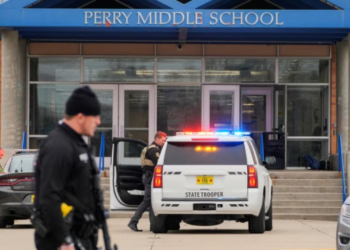 Disa të plagosur nga një sulm me armë zjarri në një shkollë të mesme në shtetin e Ajovës