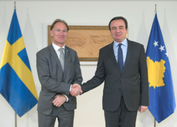 Kurti takohet me ambasadorin suedez, flasin për ekonominë dhe shkëmbimet tregtare