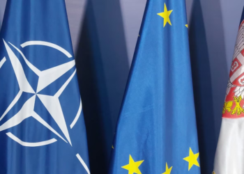 NATO: Rikthimi i shërbimit të detyrueshëm ushtarak është çështje e Serbisë