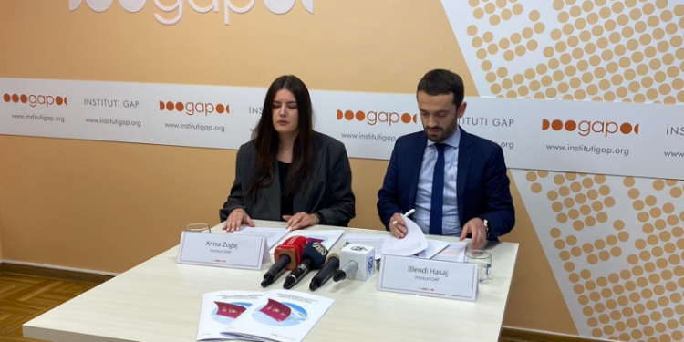 GAP: Në 3 mujorin e parë të vitit, 28 për qind e të rinjve priten të largohen nga vendi