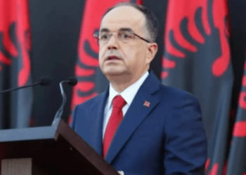 Begaj mban fjalim nga Presidenca: Njerëzit nuk presin përplasje fizike nga deputetët