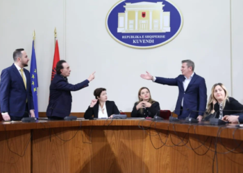 Përjashtohen nga Kuvendi i Shqipërisë 19 deputetë të PD-së