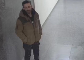 Nëse e shihni këtë person, lajmëroni menjëherë Policinë e Kosovës