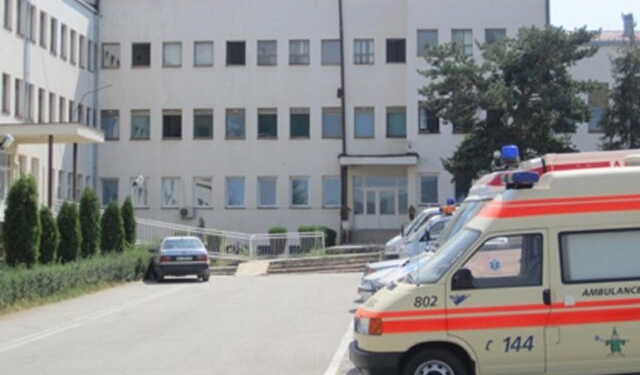 Suspendohet nga puna kirurgu që sulmoi kolegun e tij në Spitalin e Gjilanit