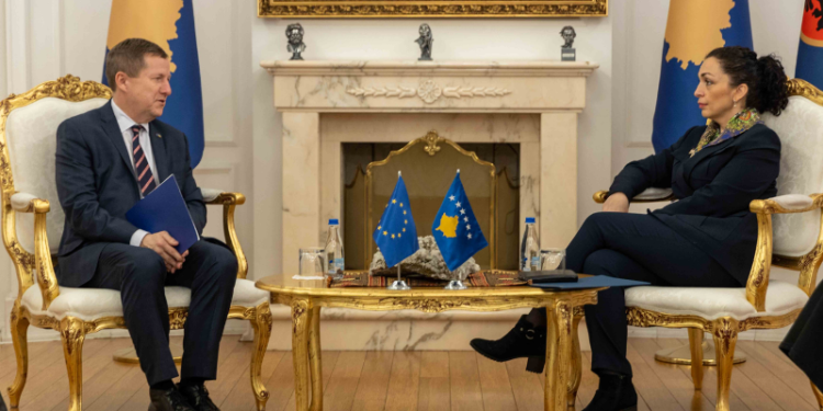 Osmani dhe Szunyog diskutuan për zhvillimet politike dhe ato të sigurisë