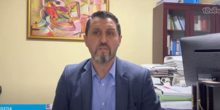 Ish-zëvendësministri vlerëson se Serbia u detyrua të njohë targat RKS