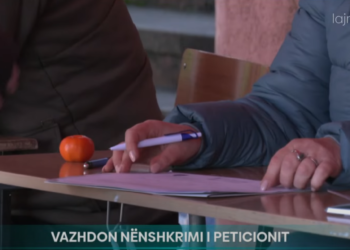 Kryetari  i Zveçanit dhe ai i Zubin Potokut nuk pajtohen me nënshkrimin e peticionit për largimin nga detyra