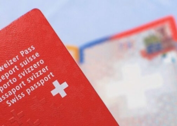 94% e kosovarëve në Zvicër pasaportën e kanë marrë nëpërmjet natyralizimit, 6 % nga lindja atje