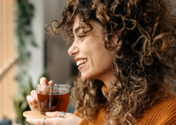 10 këshilla të thjeshta detoksifikimi për t’u rikthyer në formë pas pushimeve