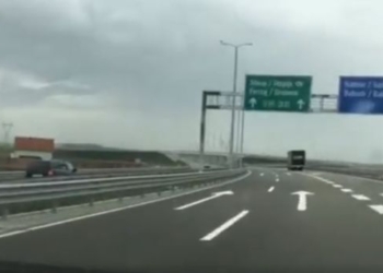 Gjendet një bombë mbi një kioskë në magjistralen Prishtinë-Ferizaj