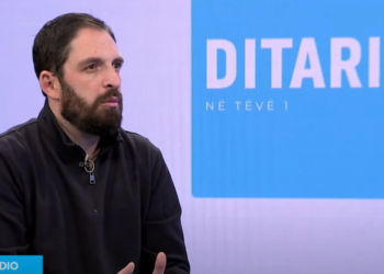 Shala për lejimin e targave RKS: Kompromis i vogël i Serbisë për me arritë një fitore të madhe