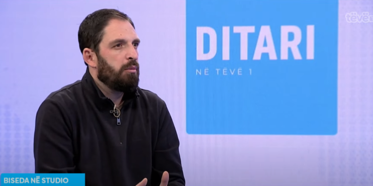 Shala për lejimin e targave RKS: Kompromis i vogël i Serbisë për me arritë një fitore të madhe