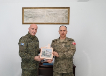 Zëvendëskomandanti i FSK-së pret në takim komandantin e kontingjentit turk, flasin për mundësinë e bashkëpunimit