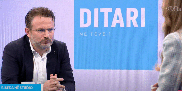 Gjini: Kurti ose do të dorëhiqet ose do ta pranojë Asociacionin