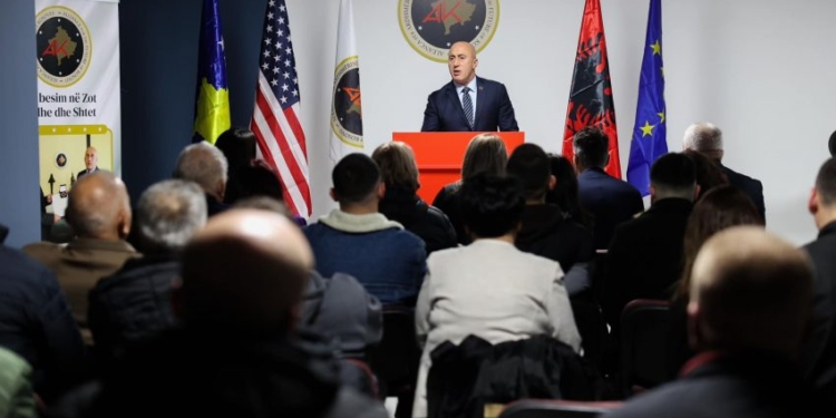 Haradinaj njofton për aderime të reja në Mitrovicë