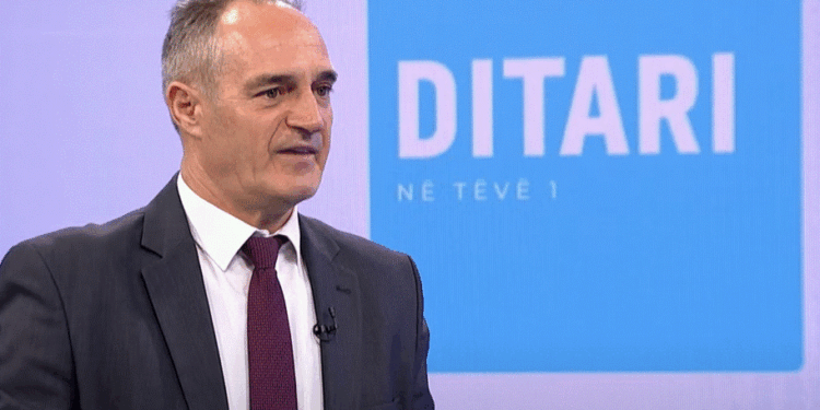 Hasani: Kurti i gatshëm të bëjë gjithçka për pushtet, do ta pranoj Asociacionin