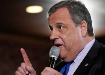 Chris Christie largohet nga gara republikane për Shtëpinë e Bardhë