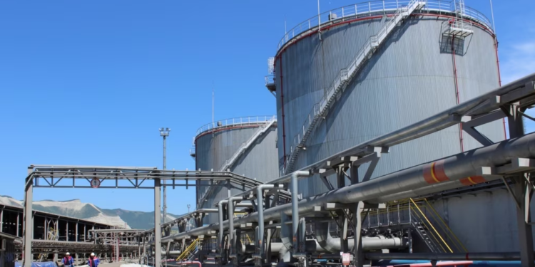 Rusia tejkalon Arabinë Saudite për furnizim të Kinës me naftë