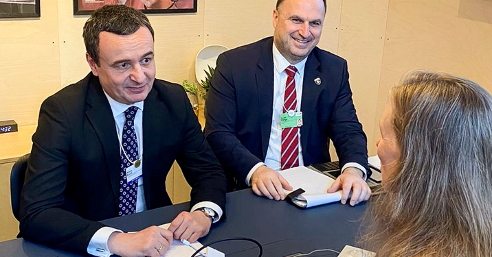 Kurti nga Davos, i kërkon Facebookut heqjen e kufizimeve për Kosovën