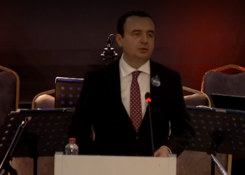 Kurti: Vuçiqi vazhdon ta mohojë krimin në Reçak