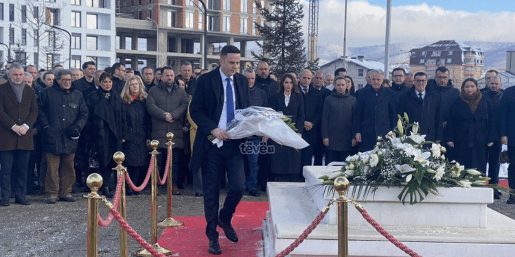 18-vjetori i vdekjes, Abdixhiku bën homazhe te varri i ish-presidentit Rugova