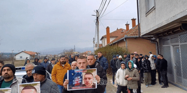 Fillon marshi për 18-vjeçarin e vrarë në Podujevë