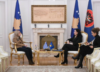 Osmani takon ambasadoren greke, flasin për dialogun Kosovë – Serbi