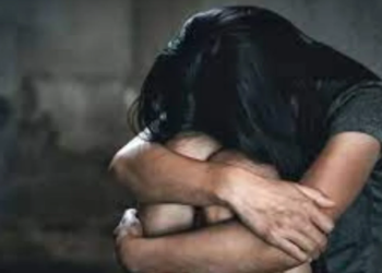 Pogradec: 12-vjeçarja abuzohet seksualisht nga djali i partnerit të nënës së saj