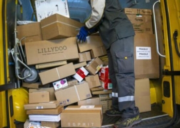 Punonte si postier në Zvicër, kosovari vodhi 50 paketa me celularë dhe erdhi e i shiti në Kosovë