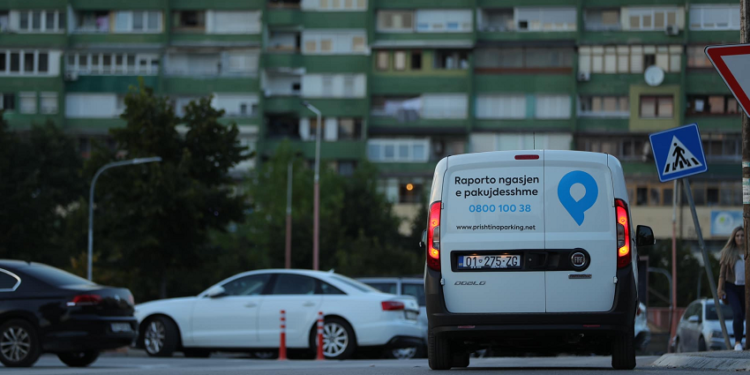 ​Të hënën hyn në fuqi rregullorja e re për menaxhimin e parkingjeve në Prishtinë