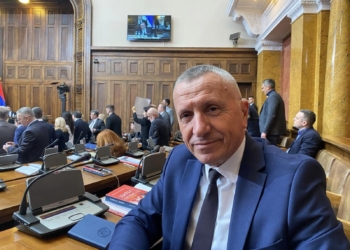 Kamberi: Shërbimi i detyrueshëm ushtarak duhet të refuzohet nga shqiptarët e Luginës