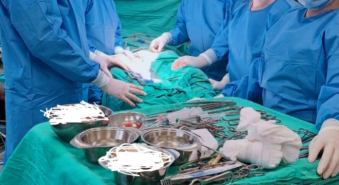 Për herë të parë mjekët në Kosovë kryejnë një operacion ku vena e thellë e këmbës përdorët si arterie e barkut