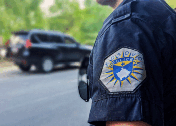 Policia kryen bastisje në Zveçan, gjen llogore që u përdorën për barrikada në veri