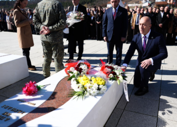 Haradinaj viziton Prekazin në prag të 17 Shkurtit, përmend rreshtimin me ShBA