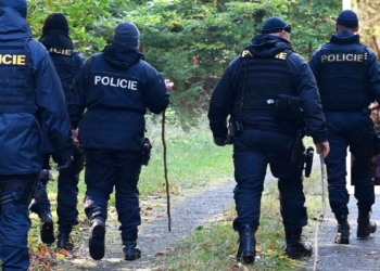 E rrëmbyen dhe e dërguan në mal, viktima paraqitet në stacionin policor