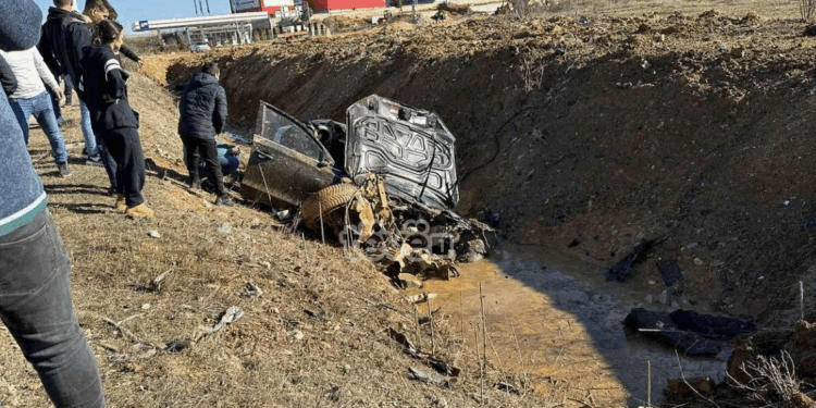 Aksident i rëndë trafiku te “Kroni i Mbretit”, vetura përfundon jashtë rrugës