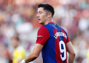 Lewandowski nuk largohet nga Barcelona