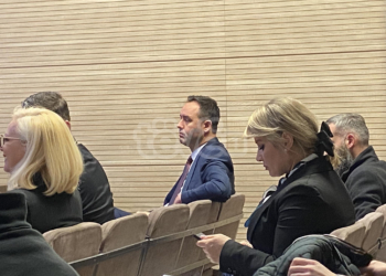 Konjufca del para gjykatës për hedhjen e gazit lotsjellës