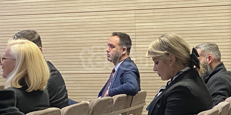 Konjufca del para gjykatës për hedhjen e gazit lotsjellës