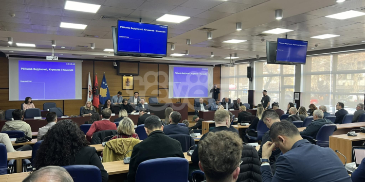 Fillon seanca e jashtëzakonshme në Komunën e Prishtinës, diskutohet çështja e këmbimit të pronave