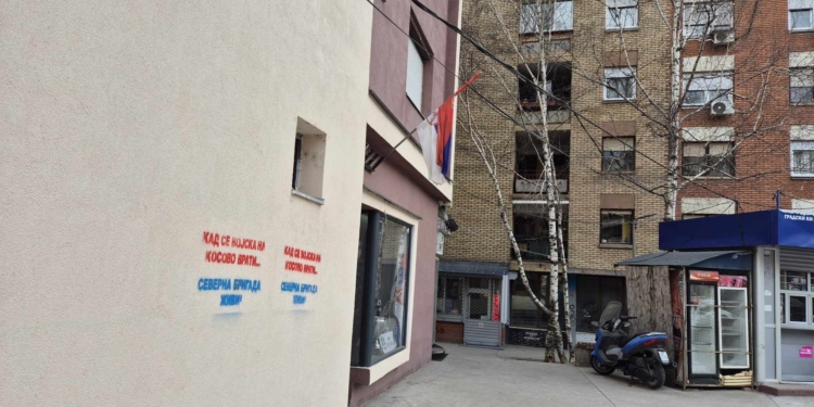“Kur ushtria të kthehet në Kosovë”, shfaqen sërish grafite të reja në veri