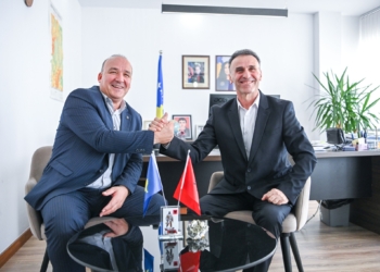 Bulliqi pret në takim Hetemin, flasin për bashkëpunim mes komunave