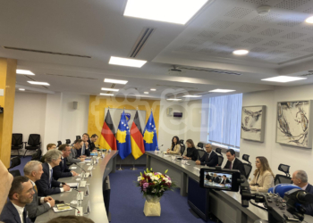 Kurti takohet me ministrin gjerman të Mbrojtjes