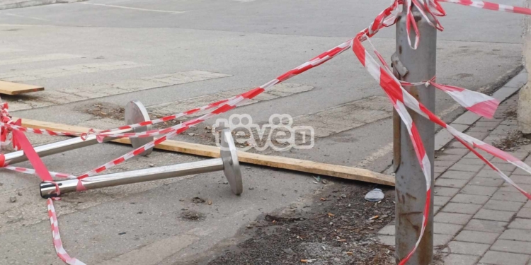 Drejtoria e Emergjencave në Prishtinë intervenon në 12 raste për shkak të erërave të forta