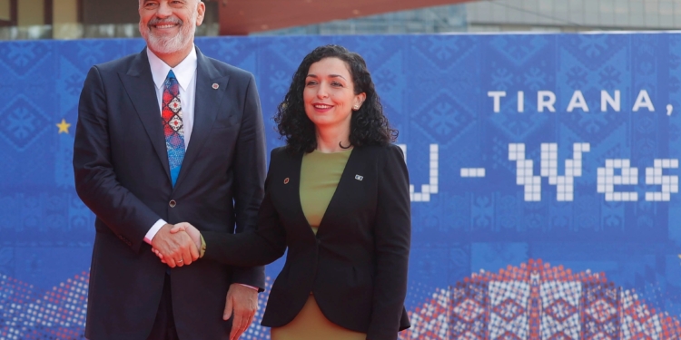 Osmani në Tiranë: Samiti synon riafrimimin e përkrahjes së sovranitetit dhe integritetit territorial të Ukrainës