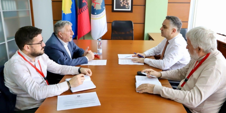 AAK njofton SBAShK-un për nismën e amandamentimit të Ligjit të Pagave