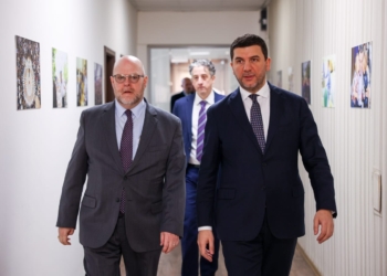Krasniqi takohet me Hovenier, i thekson rëndësinë e thellimit të partneritetit me ShBA-në