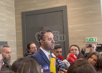 Konjufca: Marrëdhëniet me ShBA-në nuk janë për t’u shqetësuar, nuk ka nevojë për panik