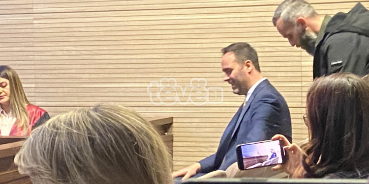 Konjufca del para gjykatës për gazin lotsjellës